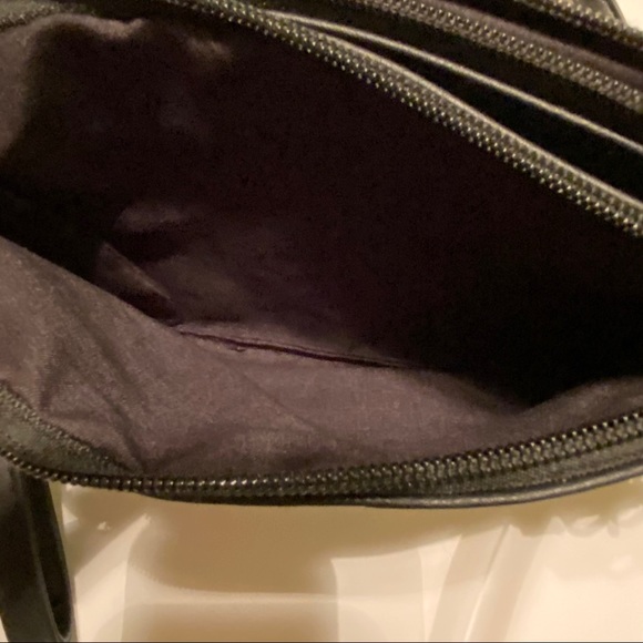 3/$25 Kenneth Cole Reaction crossbody purse - Picture 9 of 12